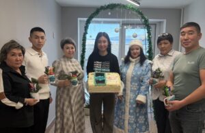 В Горно-Алтайске «Новые люди» поздравили с наступающим Новым годом сотрудников центра помощи детям «Очаг»