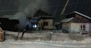 Следователи ведут проверку обстоятельств гибели женщины на пожаре в Чое