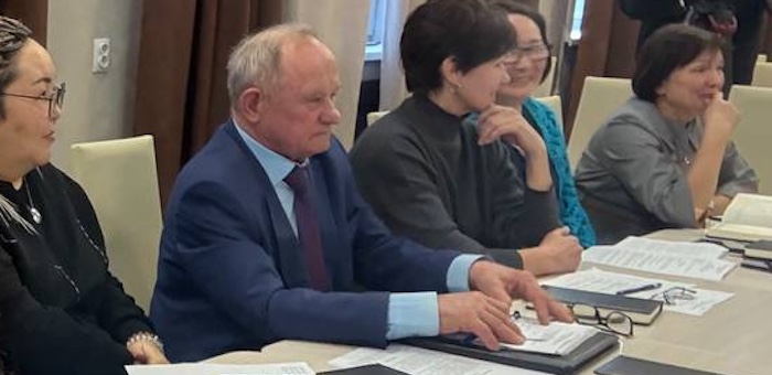 Виктор Облогин избран председателем Общественной палаты Горно-Алтайска
