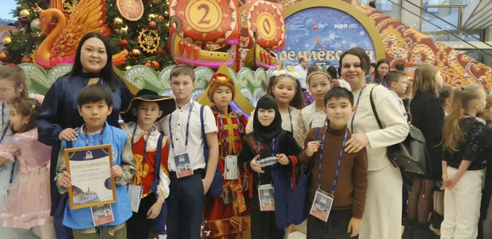 Школьники из Республики Алтай побывали на Кремлевской елке