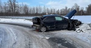 Три автомобиля столкнулись на въезде в республику, пострадали два человека Три автомобиля столкнулись на въезде в республику, пострадали два человека