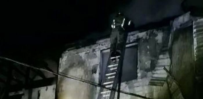В Чемале ночью сгорел жилой дом