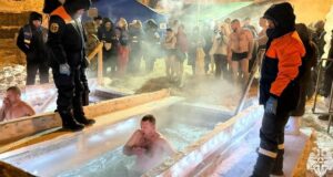 Крещенские купания в Республике Алтай проходят без происшествий