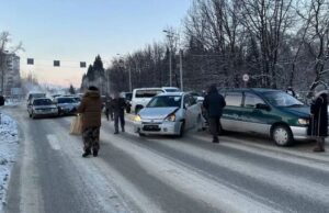 В ДТП с пятью автомобилями в Горно-Алтайске пострадала женщина-пассажир