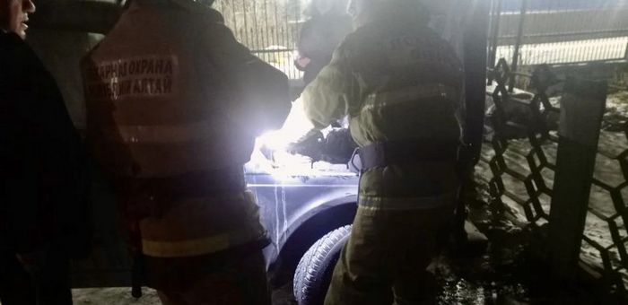 Пять пожаров произошло в Республике Алтай за сутки, в том числе два крупных
