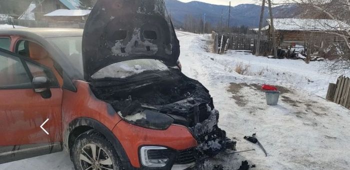 Еще два автомобиля сгорели в Республике Алтай