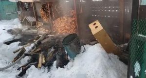 Причиной пожара в Турочаке стало ведро с золой