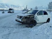 Водитель и пассажир пострадали в столкновении двух иномарок в Усть-Коксинском районе