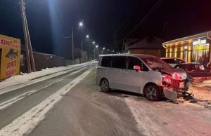 Пенсионерка на «Тойоте» устроила ДТП в Элекмонаре, пострадали два человека