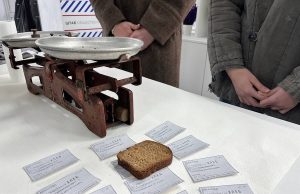 В Республике Алтай «Единая Россия» провела акцию «Блокадный хлеб» AQADPQ1rG pGwUt