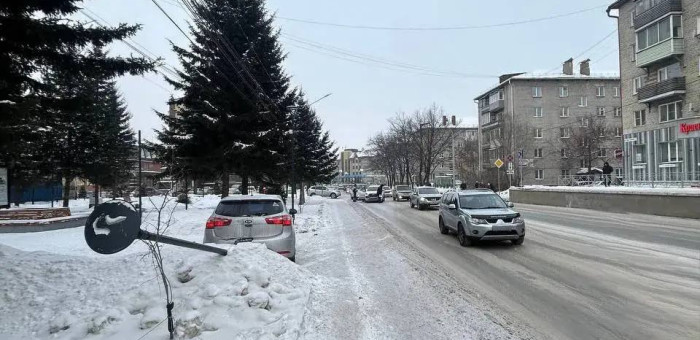 Две автоледи не поделили улицу Чорос-Гуркина