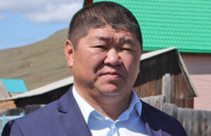 Айдар Акчин вновь избран главой Улаганского района Айдар Акчин вновь избран главой Улаганского района