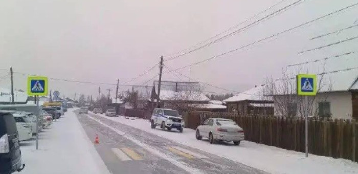 В Улагане на пешеходном переходе сбили женщину, она госпитализирована