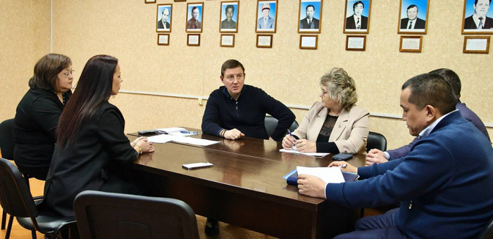 Андрей Турчак провел прием жителей в Шебалино