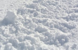 Городских коммунальщиков наказали за плохую уборку снега