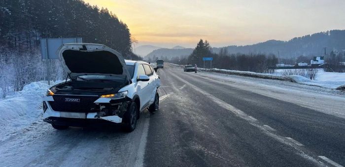 Опасный обгон закончился аварией: в ДТП у села Кызыл-Озек пострадал ребенок