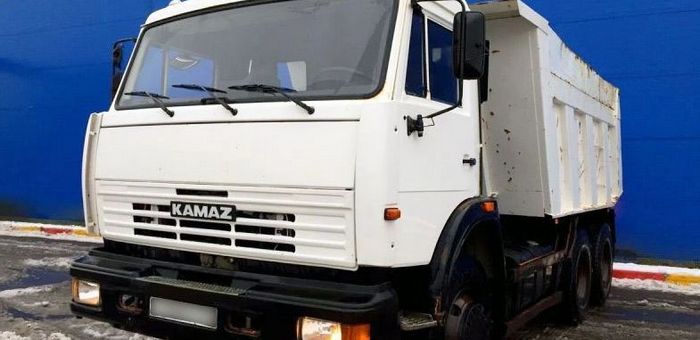 В Горно-Алтайске пьяный рецидивист угнал КАМАЗ у своего родственника