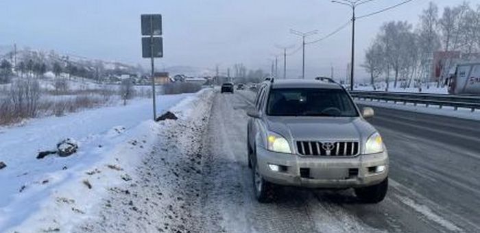 Водитель «Крузера» устроил ДТП, в котором сам же и пострадал