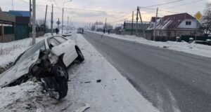 В столкновении двух иномарок в Усть-Коксе пострадали оба водителя