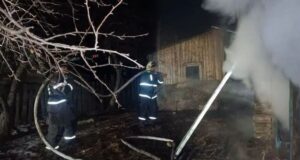 В Ороктое произошел пожар: горел жилой дом