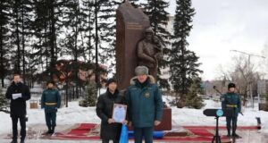 Памятник пожарным и спасателям открыли в Горно-Алтайске