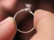 В Майминском районе рецидивист отобрал у знакомого обручальное кольцо В Майминском районе рецидивист отобрал у знакомого обручальное кольцо