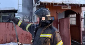 Пожар в Горно-Алтайске: горел двухэтажный жилой дом