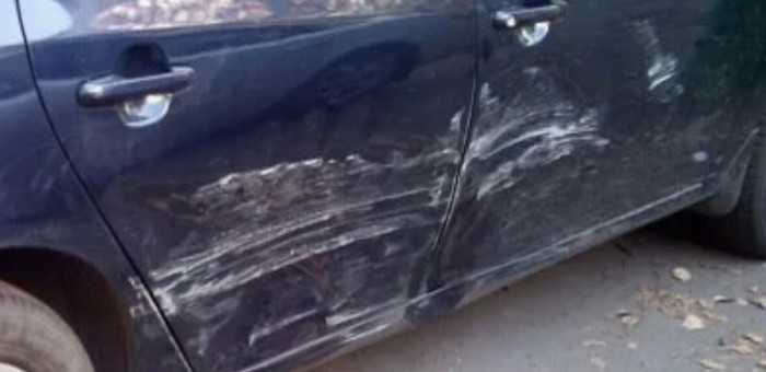 «Шоркнула» машину на парковке и на год лишилась прав