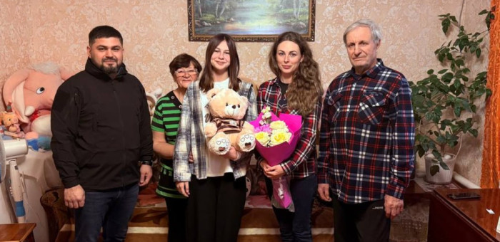 Андрей Турчак исполнил новогодние желания детей из ЛНР