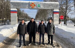 Герои России и активисты «Молодой Гвардии Единой России» навестили раненых в госпитале photo 2026 02 10 08 27 29