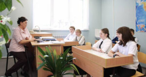 В Республике Алтай классные руководители получили около 2,3 тыс. дополнительных выплат