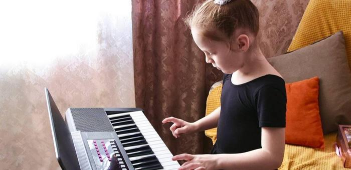 Андрей Турчак исполнил новогоднюю мечту юной жительницы Элекмонара