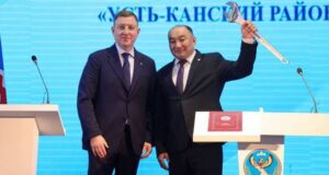 Андрей Турчак вручил еще один разводной ключ – главе Усть-Канского района