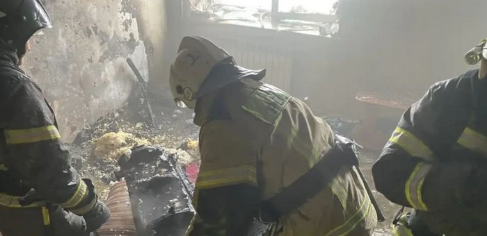 Причиной пожара в майминской многоэтажке стала неосторожность при курении