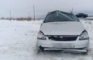 «Приора» слетела в кювет в Усть-Коксинском районе, госпитализирована женщина-пассажир