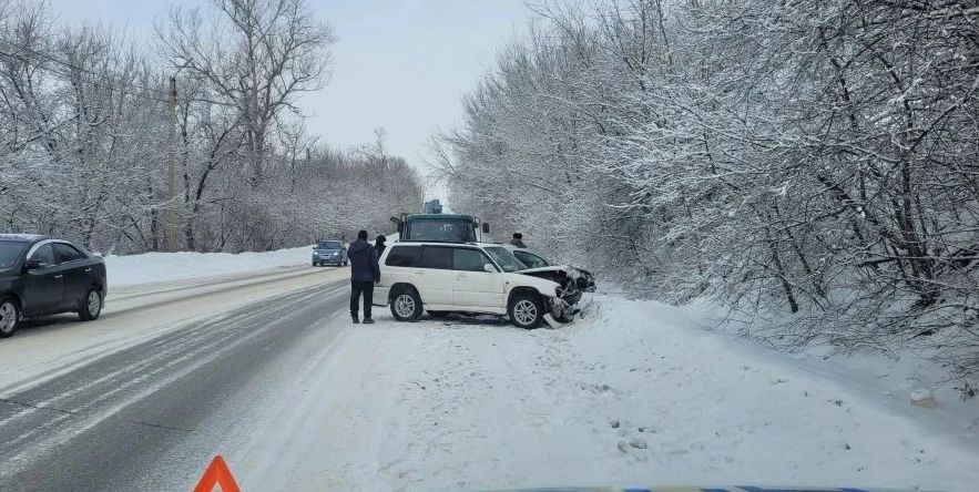 Водитель госпитализирован с переломами после ДТП в Горно-Алтайске  