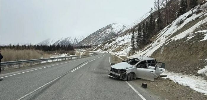 Водитель и пассажирка госпитализированы после ДТП у села Чаган-Узун