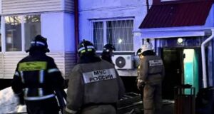 Из горящей пятиэтажки в Горно-Алтайске эвакуировали 12 человек