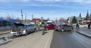 Три автомобиля столкнулись в Майме: серьезно пострадал ребенок