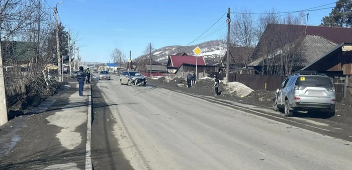 В столкновении двух иномарок в Кызыл-Озеке пострадала женщина-пассажир