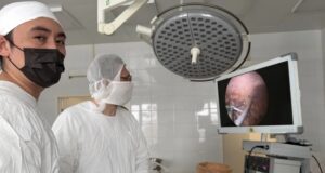 На Алтае впервые прооперировали лапароскопическим методом младенца с гидронефрозом