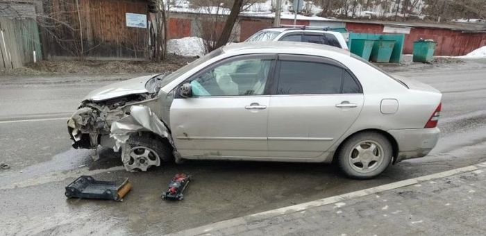 Женщина и ребенок пострадали в столкновении двух автомобилей в Горно-Алтайске