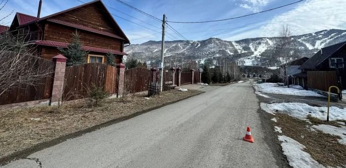 В Озерном водитель без прав сбил пешехода, который слонялся по дороге