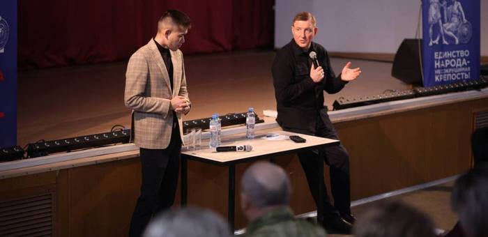 Андрей Турчак встретился с жителями Усть-Коксинского района