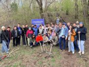 Жители Горно-Алтайска объединились для уборки Улалинской стоянки 15671046694
