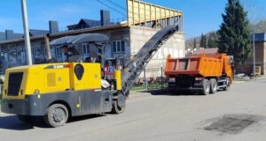 В Горно-Алтайске начался ямочный ремонт дорог