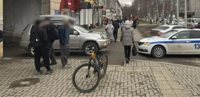 11-летний велосипедист врезался в Nissan X-Trail в Горно-Алтайске