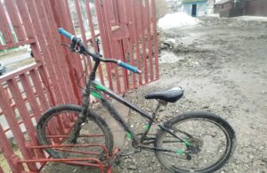 10-летний велосипедист врезался в иномарку на парковке photo 2026 04 14 15 19 50