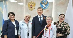 В Республике Алтай проходит благотворительная акция «Красная гвоздика»
