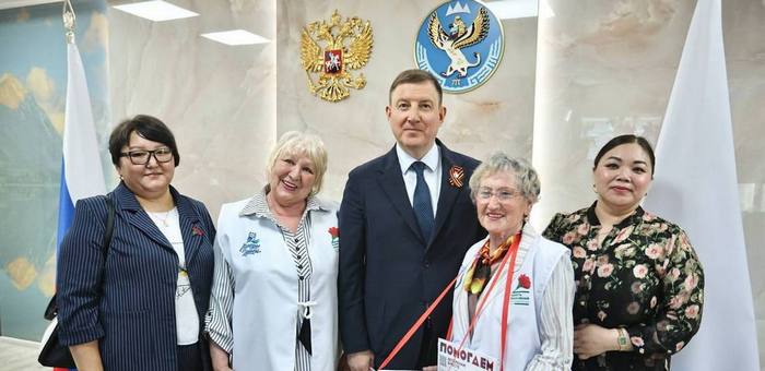 В Республике Алтай проходит благотворительная акция «Красная гвоздика»